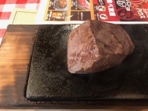 肉：２００グラム１０００円